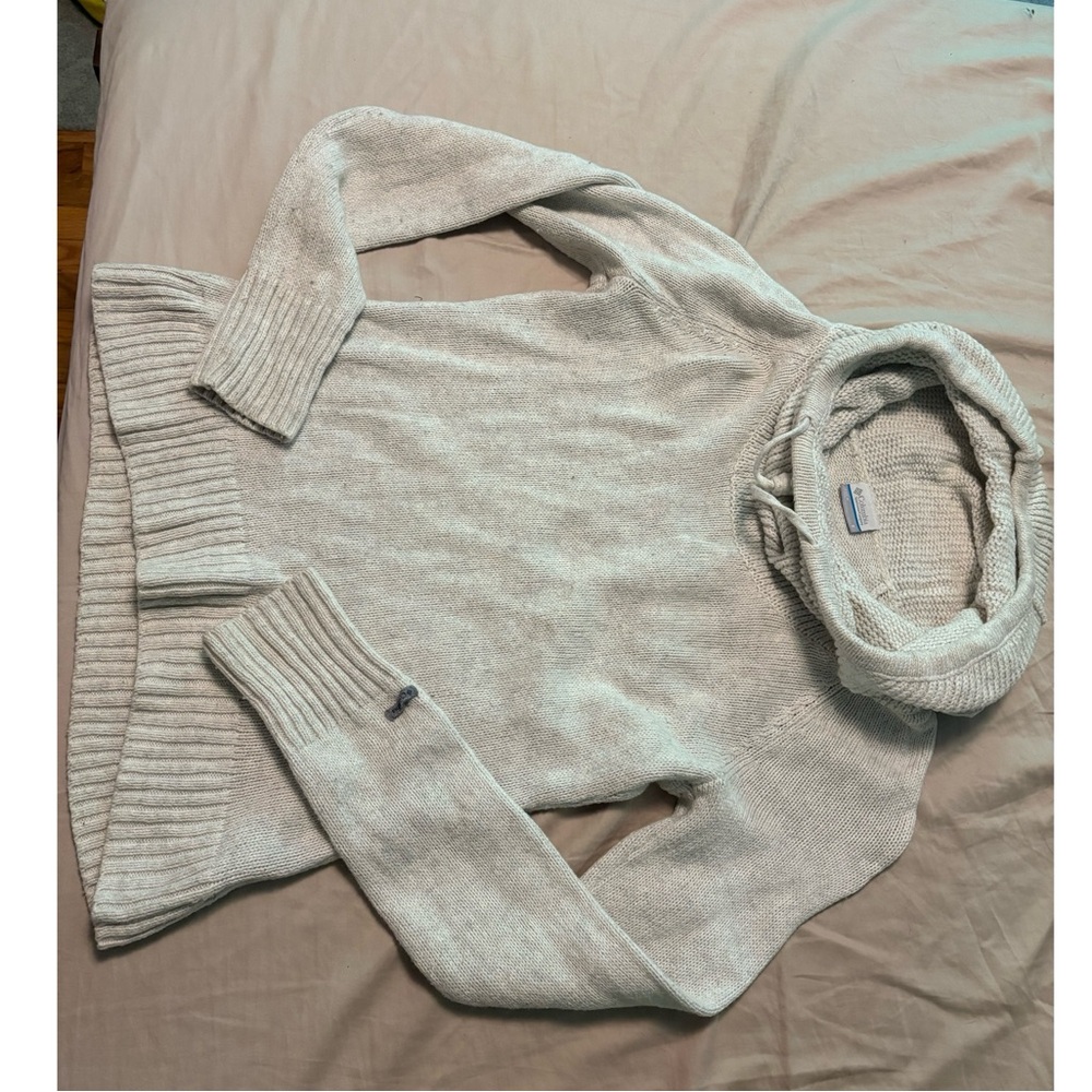 Columbia Heather Gray Turtleneck Sweater